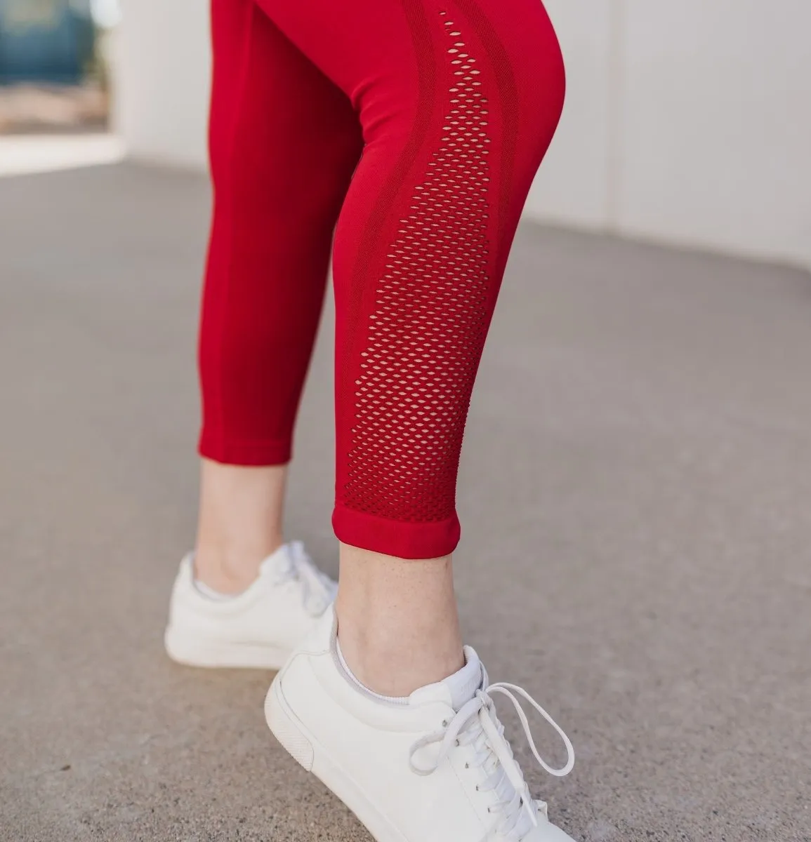 Beyond Seamless 7/8 Capris - Cherry