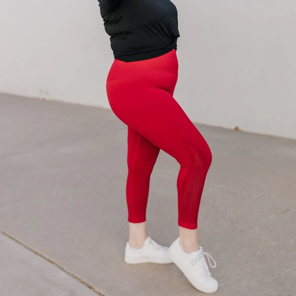 Beyond Seamless 7/8 Capris - Cherry