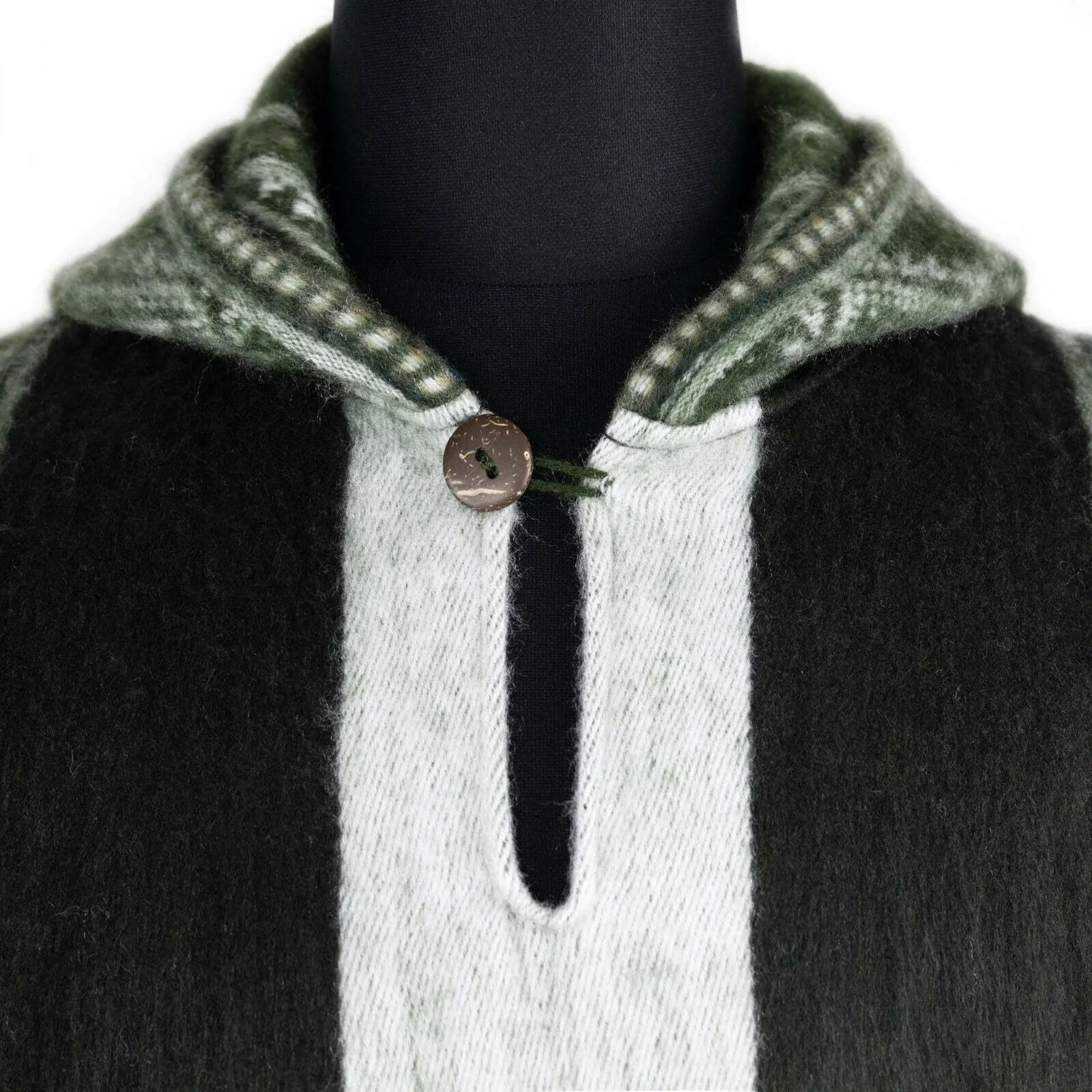 Muru - Lightweight Baby Alpaca Fringed Hooded Poncho - Green - Unisex